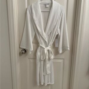 Liz Claiborne White Waffle Knit Robe